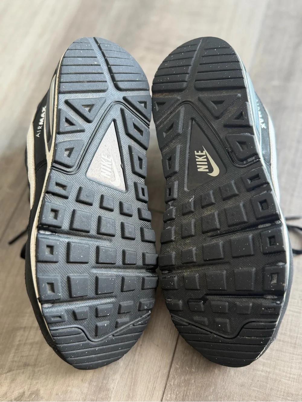 Nike Air Max Command Black/White Lace-Up Athletic Sneakers Women’s Size 6.5